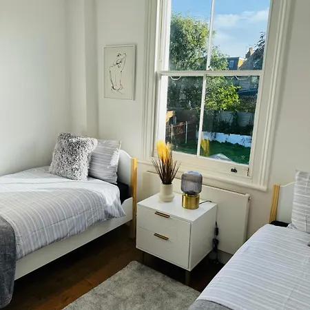 Апартаменты Stunning Flat In Chiswick Лондон Экстерьер фото