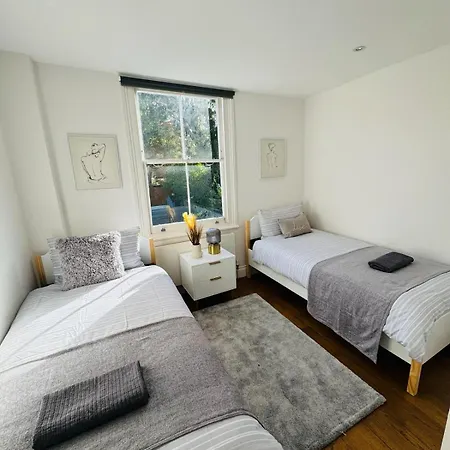 Апартаменты Stunning Flat In Chiswick Лондон Экстерьер фото