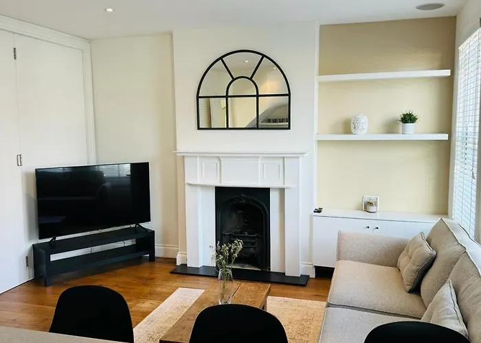 Stunning Flat In Chiswick