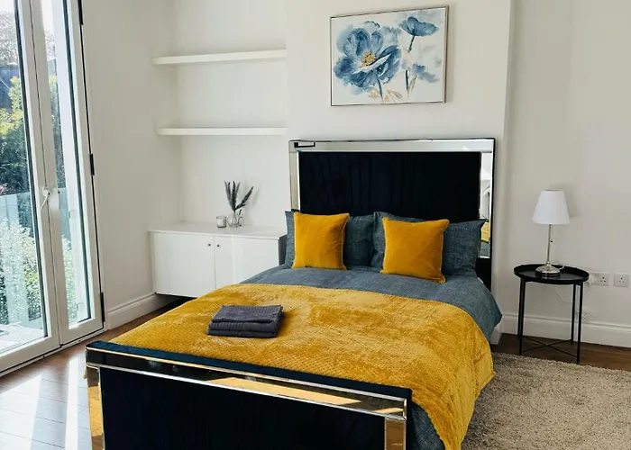 Stunning Flat In Chiswick