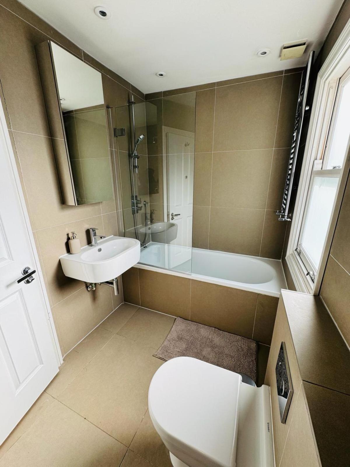 Апартаменты Stunning Flat In Chiswick *