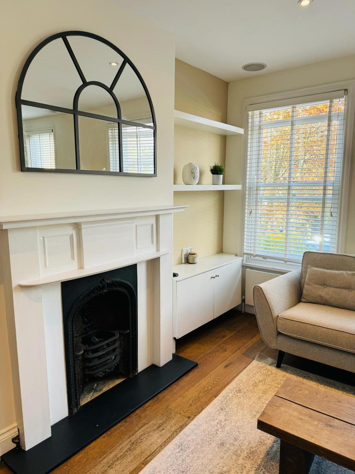 Апартаменты Stunning Flat In Chiswick Лондон
