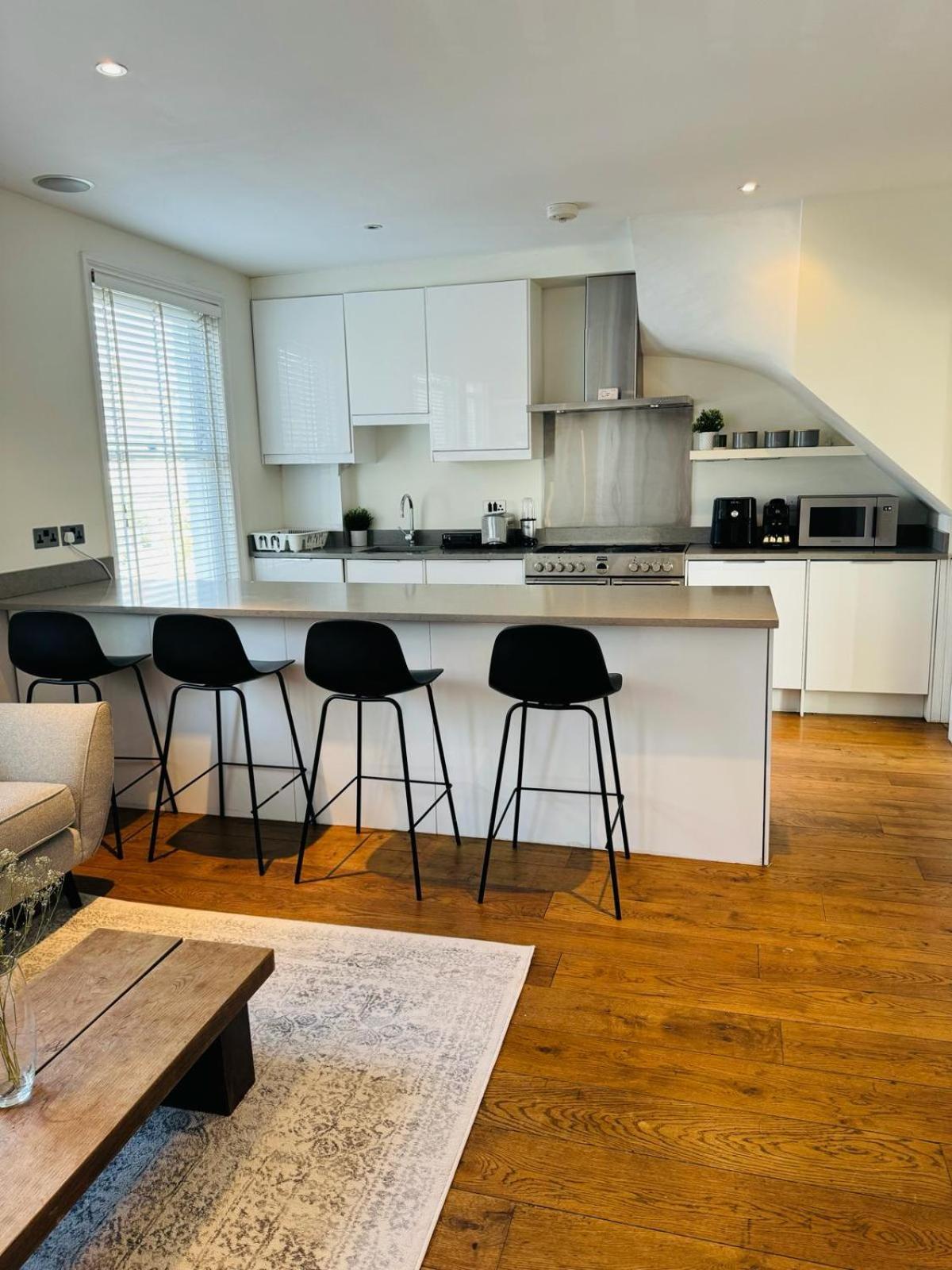 Апартаменты Stunning Flat In Chiswick *