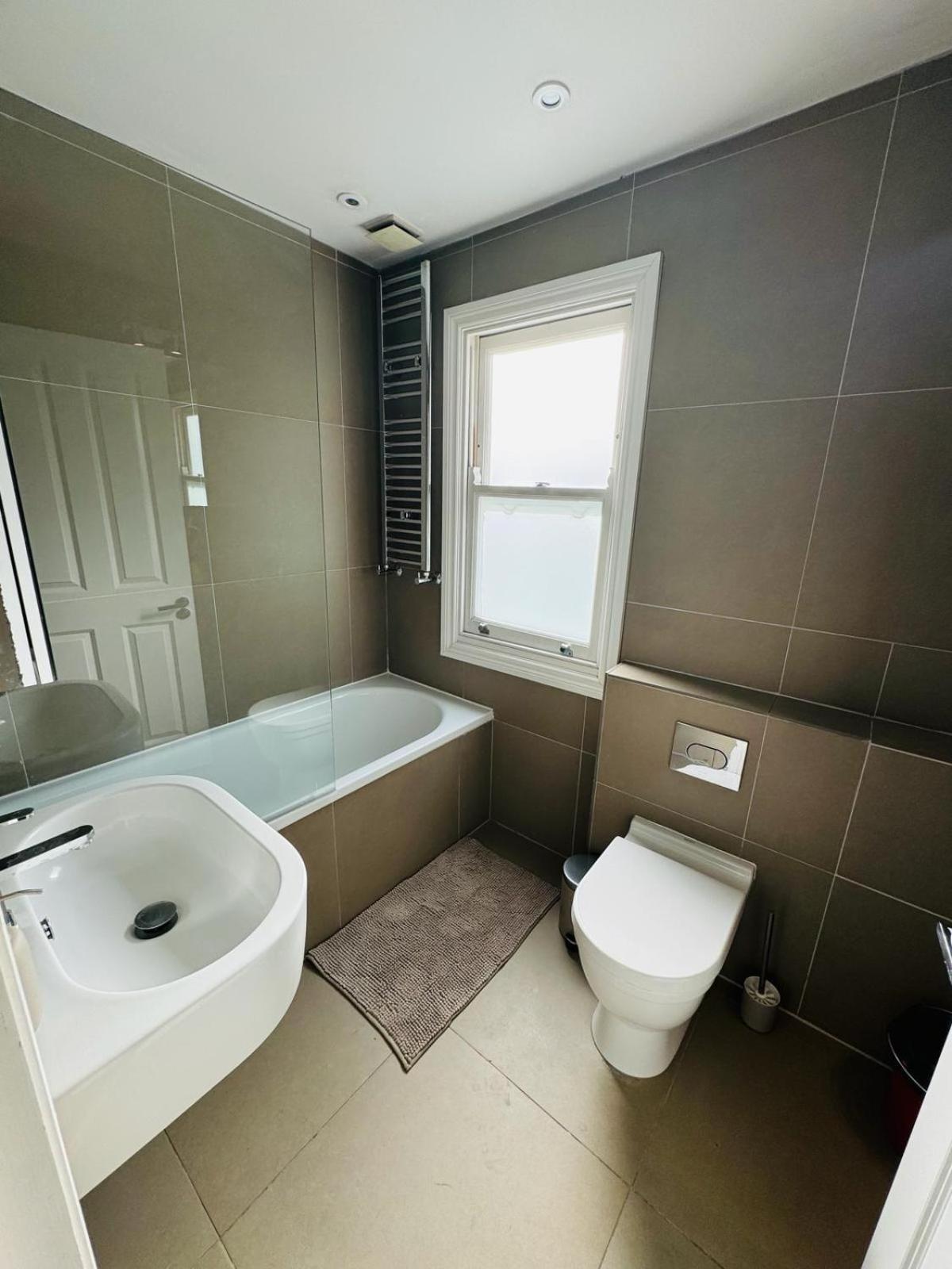 Апартаменты Stunning Flat In Chiswick